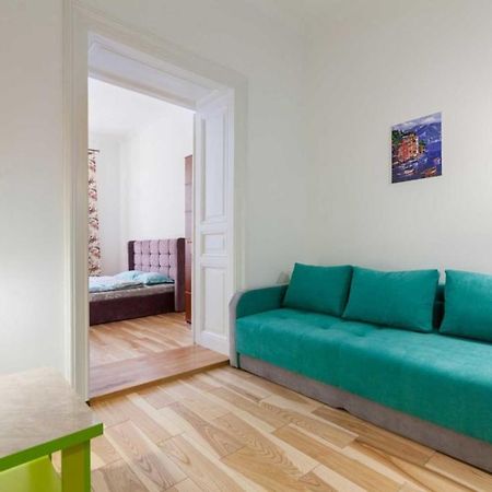 Три Кімнати Вулиця Грушевського 9 Центр Міста Львів Apartment Bagian luar foto