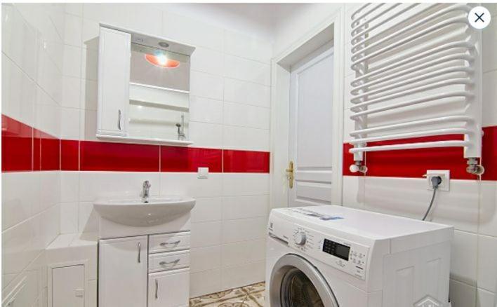 Три Кімнати Вулиця Грушевського 9 Центр Міста Львів Apartment Bagian luar foto